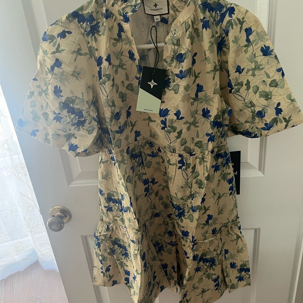 BNWT Tuckernuck Crawford Dress in Bellflower Blooms - Picture 5 of 5